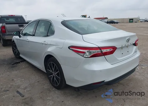 2018 Toyota Camry Xle z USA, uszkodzony, nr VIN 4T1B11HK1JU031166
